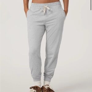 Vuori Women’s Performance Joggers - NWT, M, Pale Heather Grey